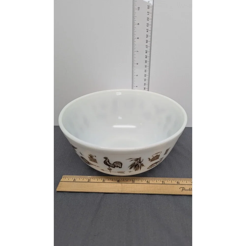 PYREX Early American Mixing Bowl 403 2.5 Qt White Brown Milk Glass Vintage